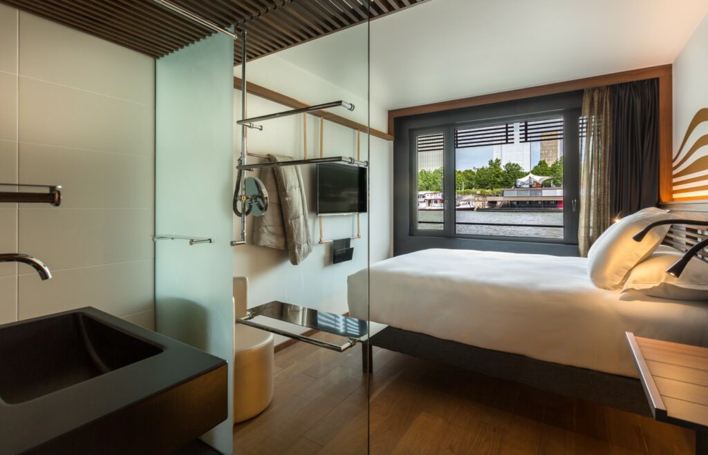 hotel off paris seine